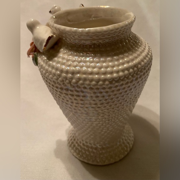 Adorable Vintage Iridescent Bird Hobnail Vase - Picture 4 of 8